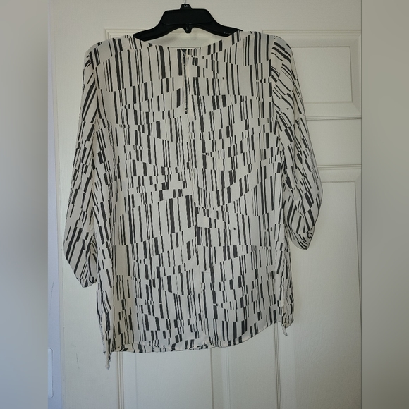 Apt 9 zipper back blouse - Picture 2 of 8